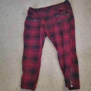 Red plaid torrid capri pants